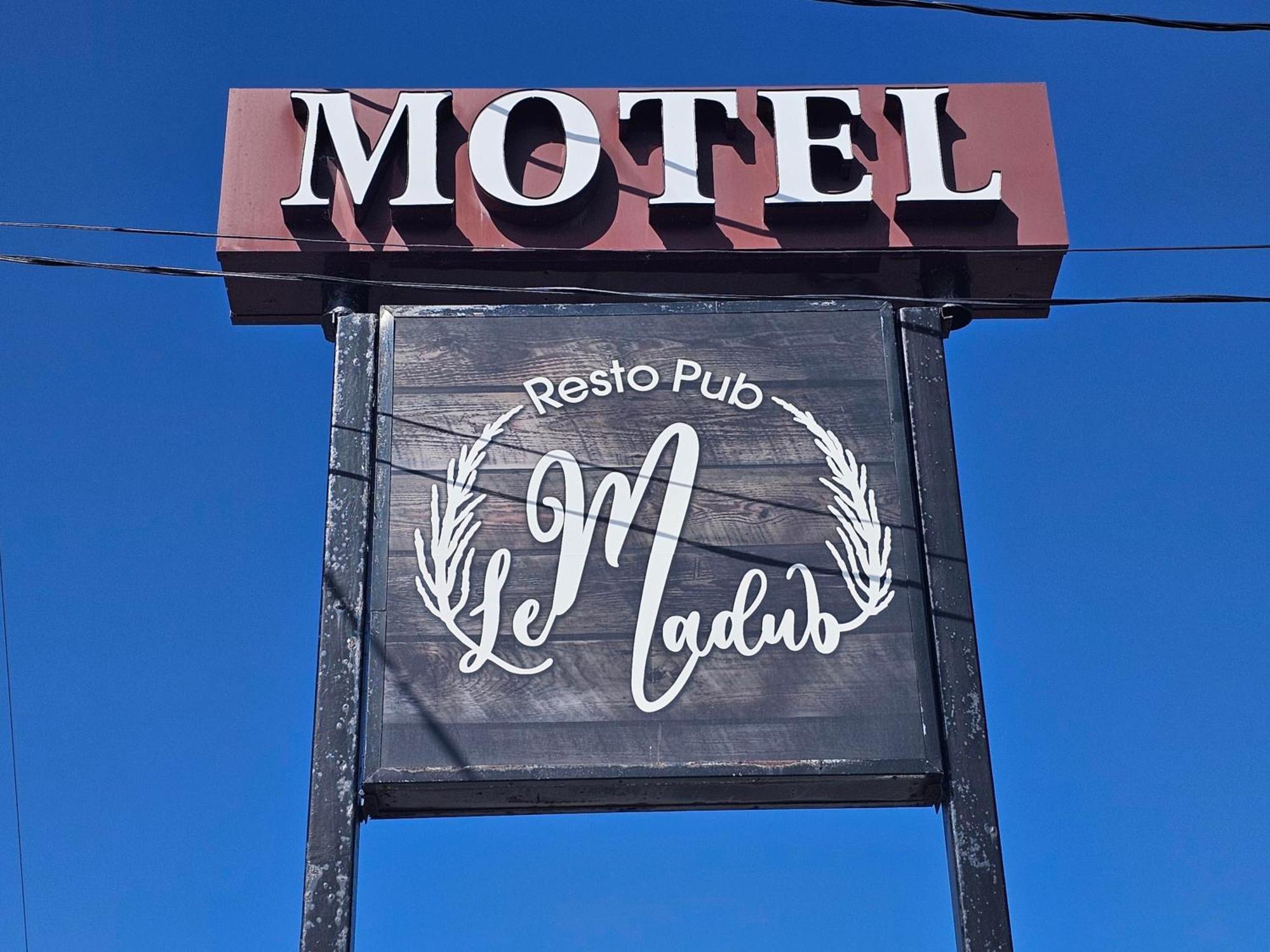 Resto Pub Motel Le Madub L'Isle-Verte Екстер'єр фото